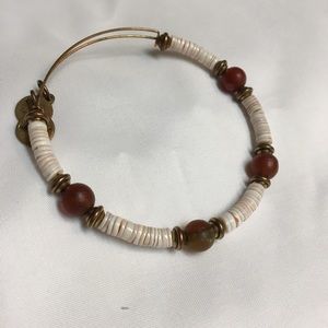 Shell bangle Alex and Ani!🐚🌺🐚🌺